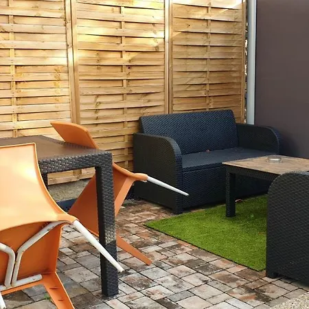 2 Bedrooms House With Enclosed Garden And Wifi At Slezska